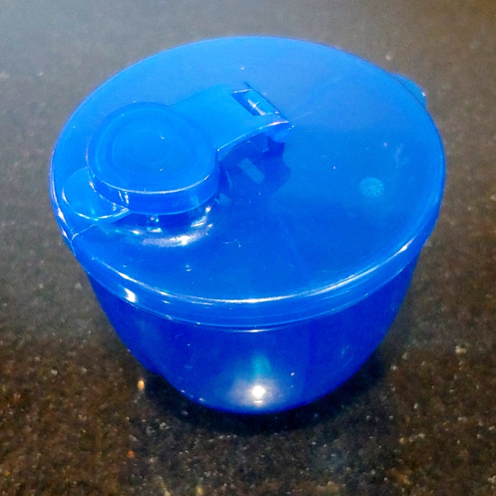 Formula dispenser
